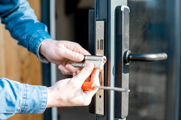 Locksmith dubai services by Keymaster Dubai 
              